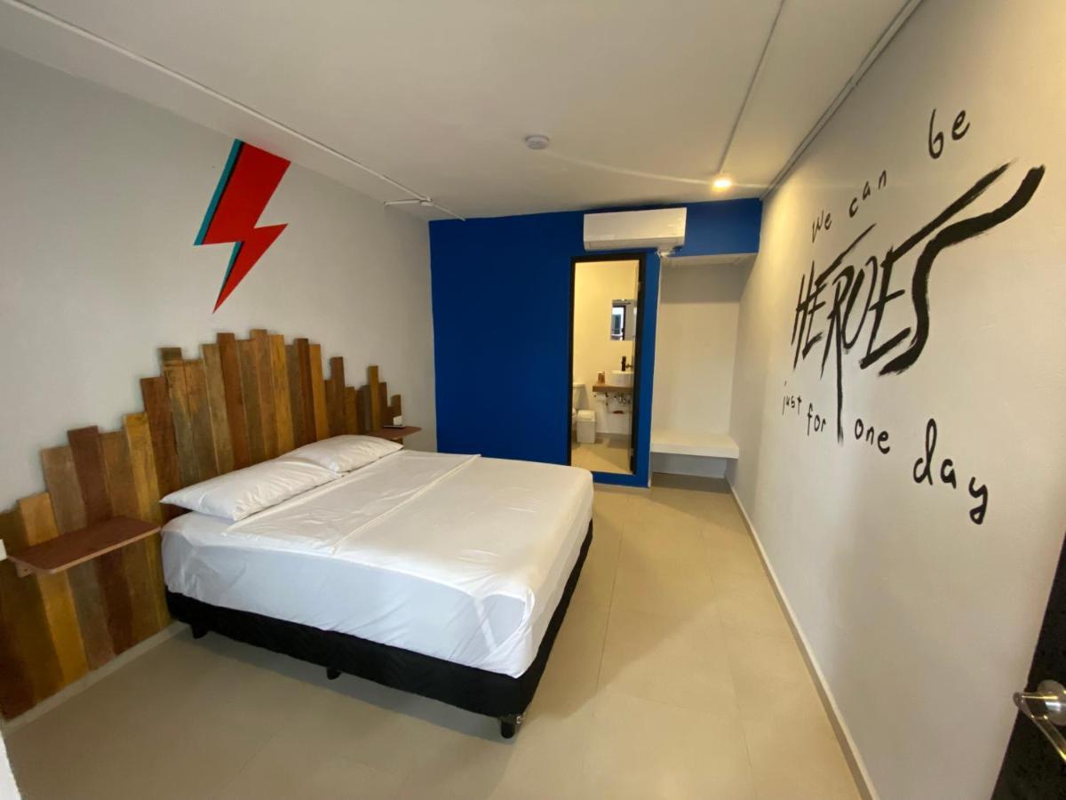 פלאייה דל כרמן Why Not Rooftop Party Hostel מראה חיצוני תמונה