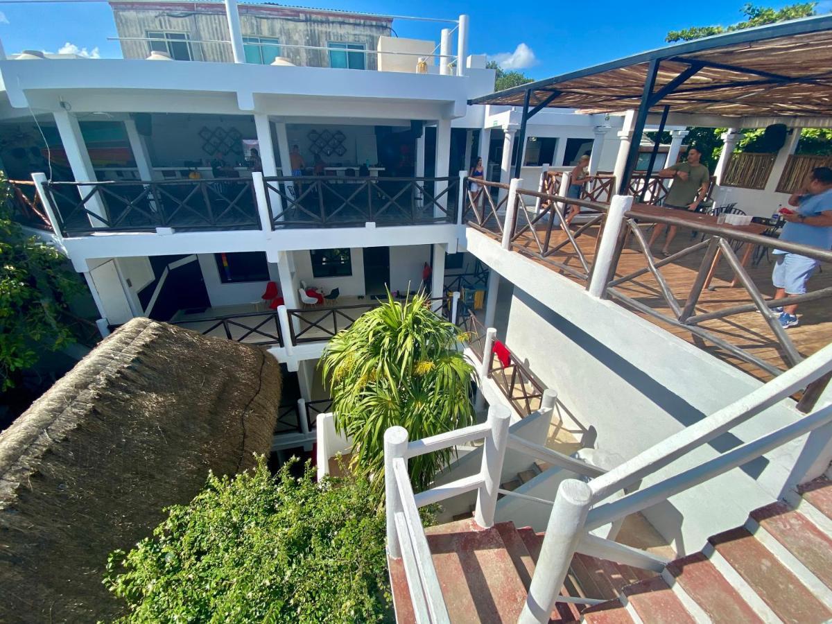 פלאייה דל כרמן Why Not Rooftop Party Hostel מראה חיצוני תמונה